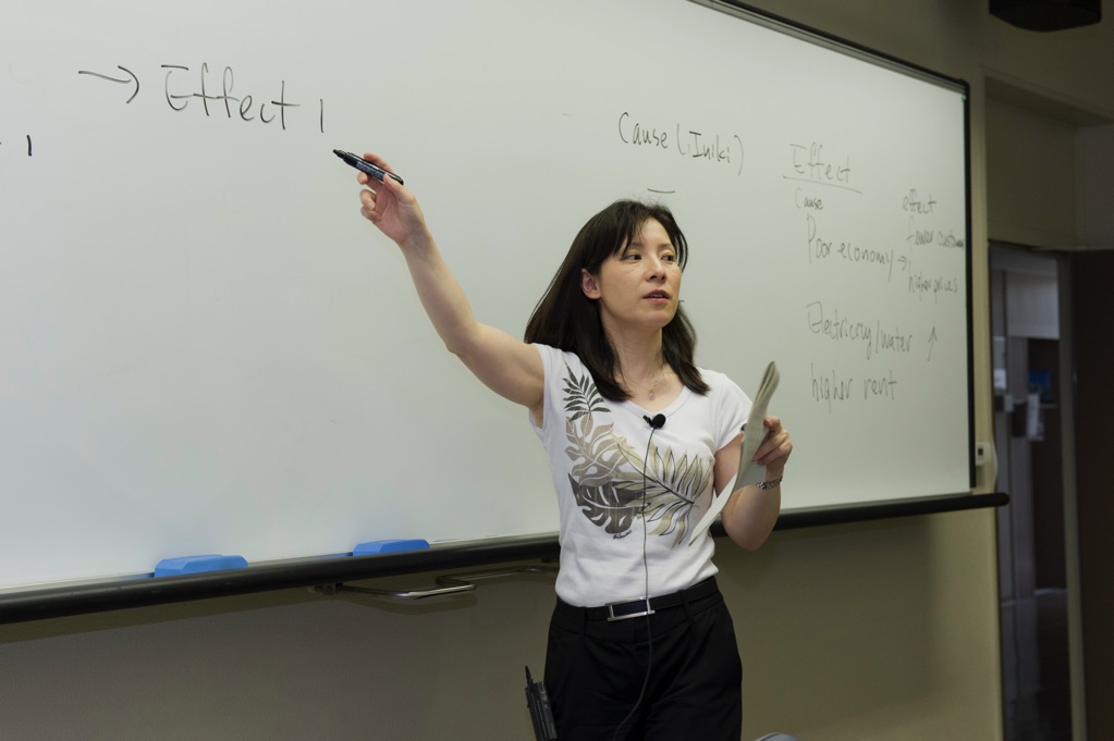 Emiko Kaneko teaching