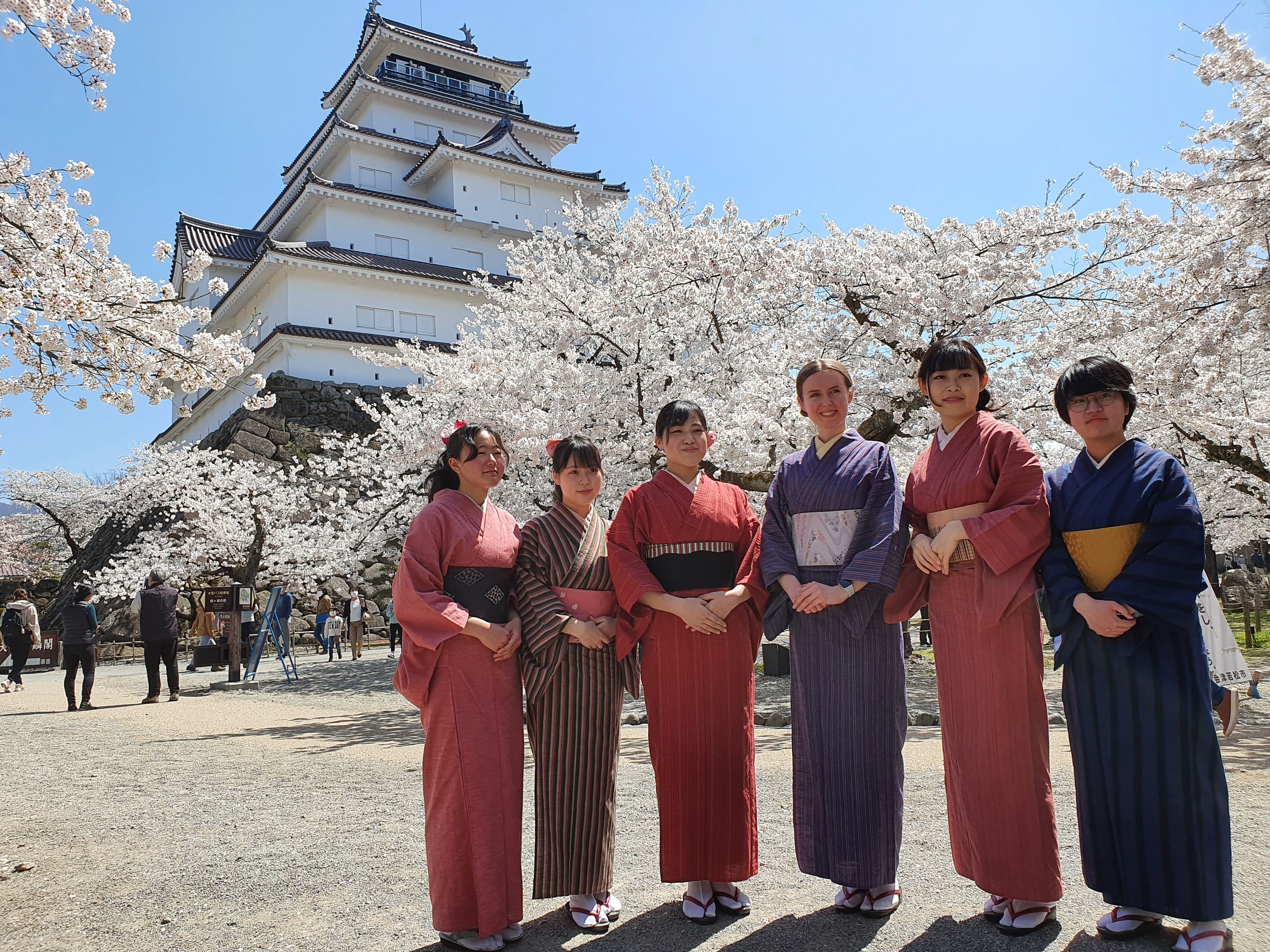 International Students and Junior College Students of the University of Aizu Participated in a Town Walk wearing Aizu Cotton Kimono
